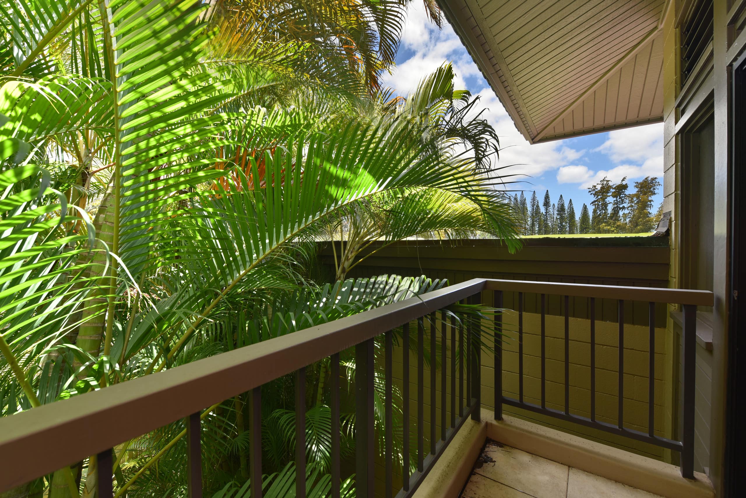 Condo in Lahaina · ★4.9 · 1 bedroom · 2 beds · 2 baths - Image 27