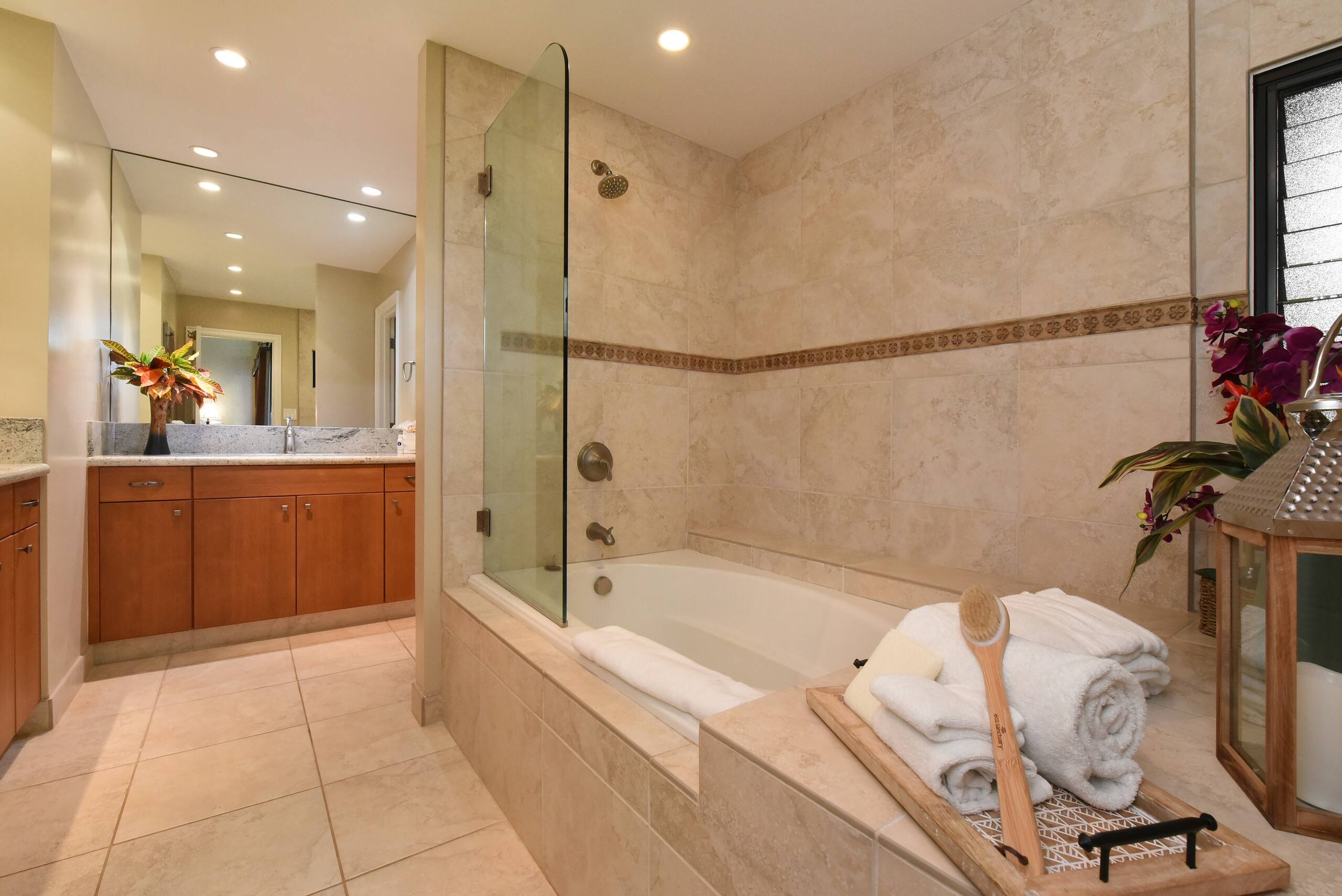 Condo in Lahaina · ★4.9 · 1 bedroom · 2 beds · 2 baths - Image 19