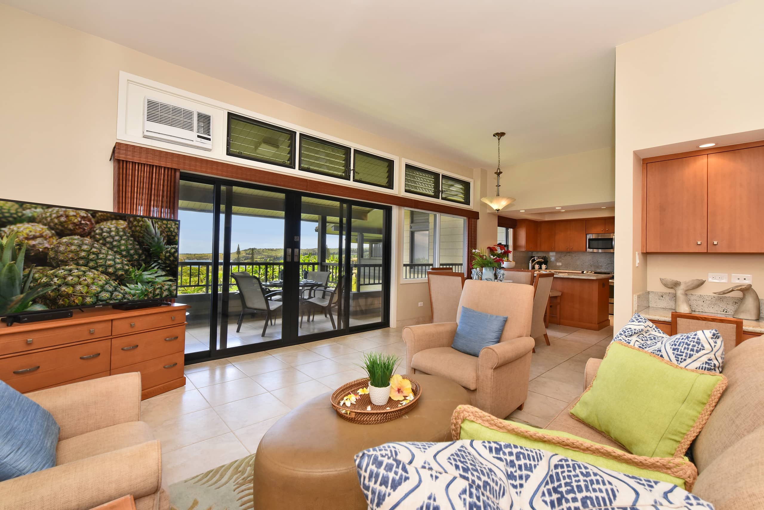Condo in Lahaina · ★4.9 · 1 bedroom · 2 beds · 2 baths - Image 4
