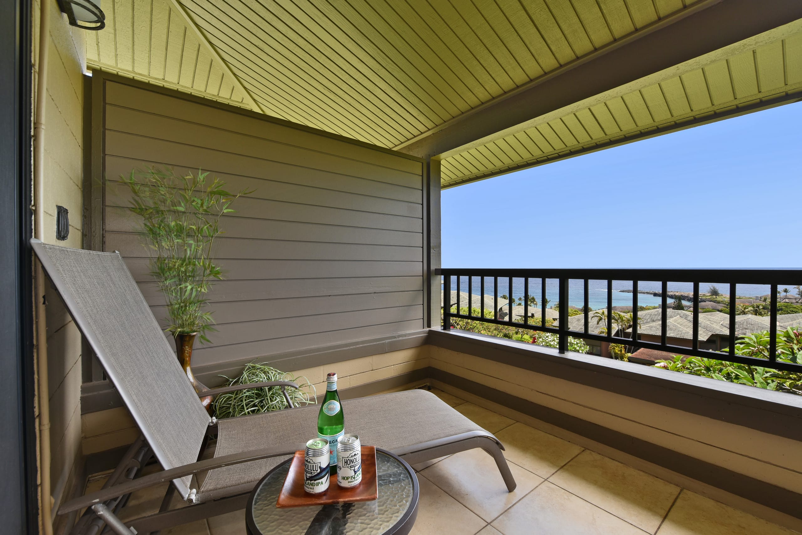 Condo in Lahaina · ★4.9 · 1 bedroom · 2 beds · 2 baths - Image 25