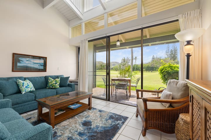 Spacious Townhome with Golf Course Views