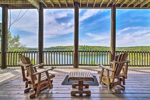 Spacious Cabin on Dale Hollow Lake w/ Hot Tub!