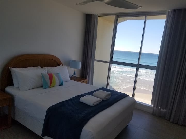 Incredible Ocean Front Views - Gold Coast