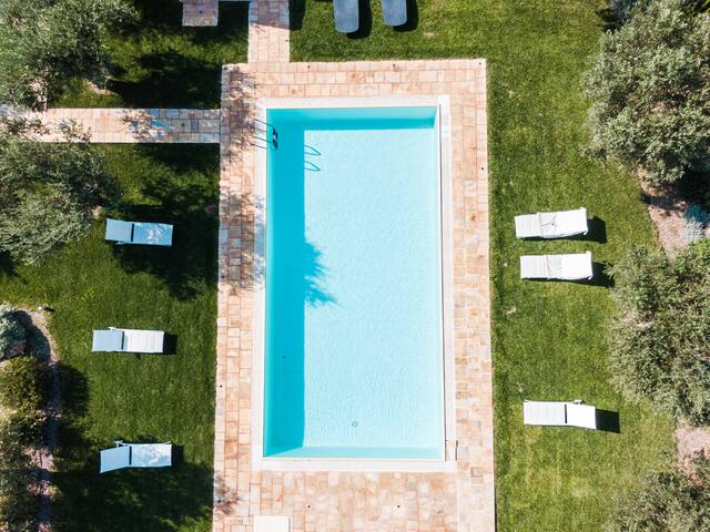 Trulli Terrarossa con Piscina gallery image 4