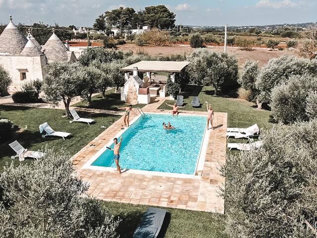 Trulli Terrarossa con Piscina gallery image 5