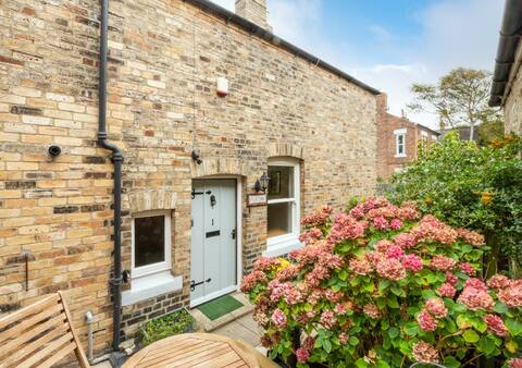 Platone Cottage