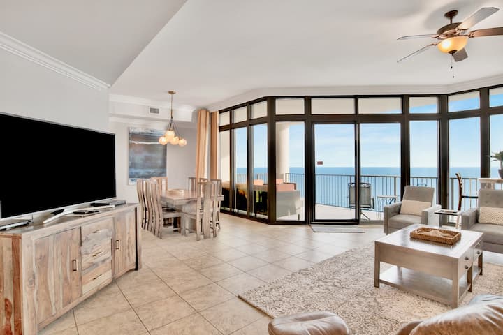 The Oasis 2004 | Lazy River, Poolside Grill! - Condominiums for