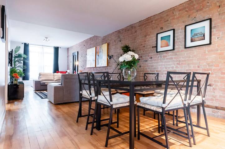 Le Metro Unbeatable location on Mt-Royal Avenue gallery image 3