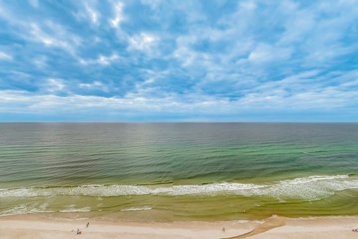 Amazing 3br Oceanfront | Balcony | Pool | Hot Tub - Panama City Beach, FL