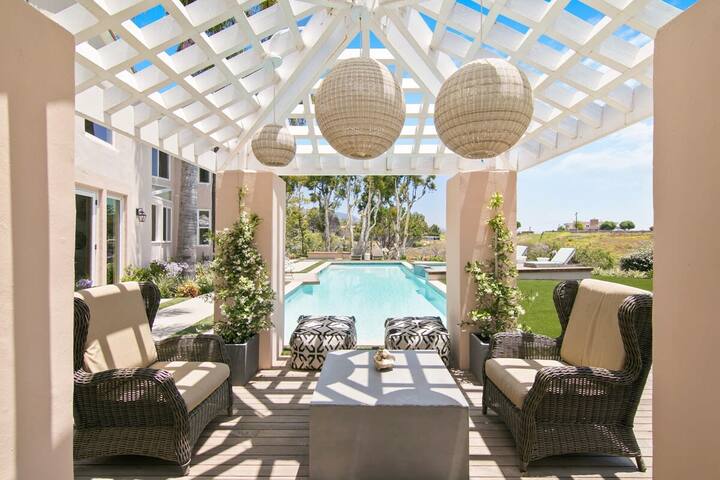 Villa Azure – by Stay Awhile Villas gallery image 2