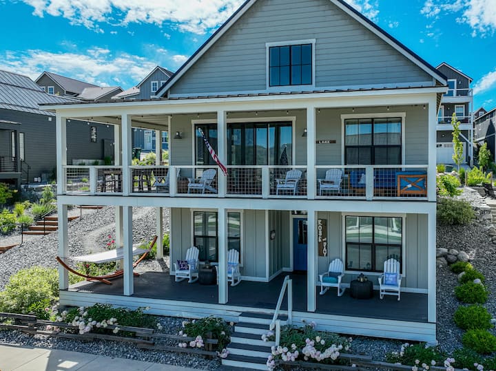Rose All Day At Chelan Lookout Vacation Rentals - Chelan, WA