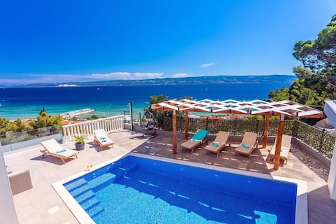Villa Matan with a private 28m2 pool, billiards, t