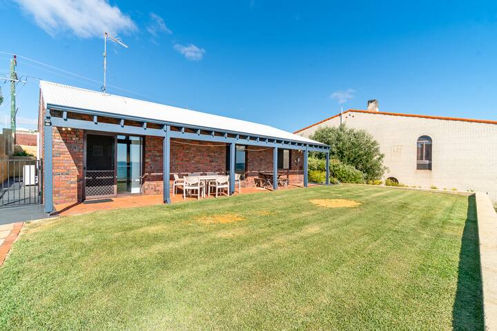 Ocean View Retreat – Best View in town gallery image 5