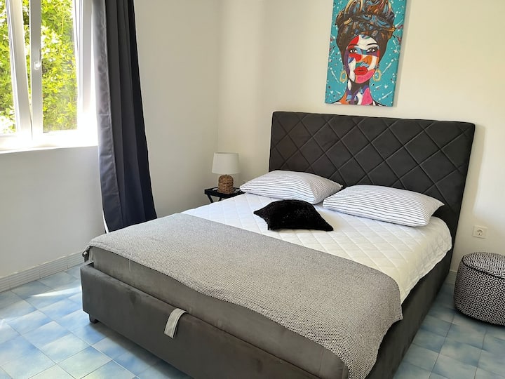 Chumba cha kulala 2, % {bold_end}: 10 m