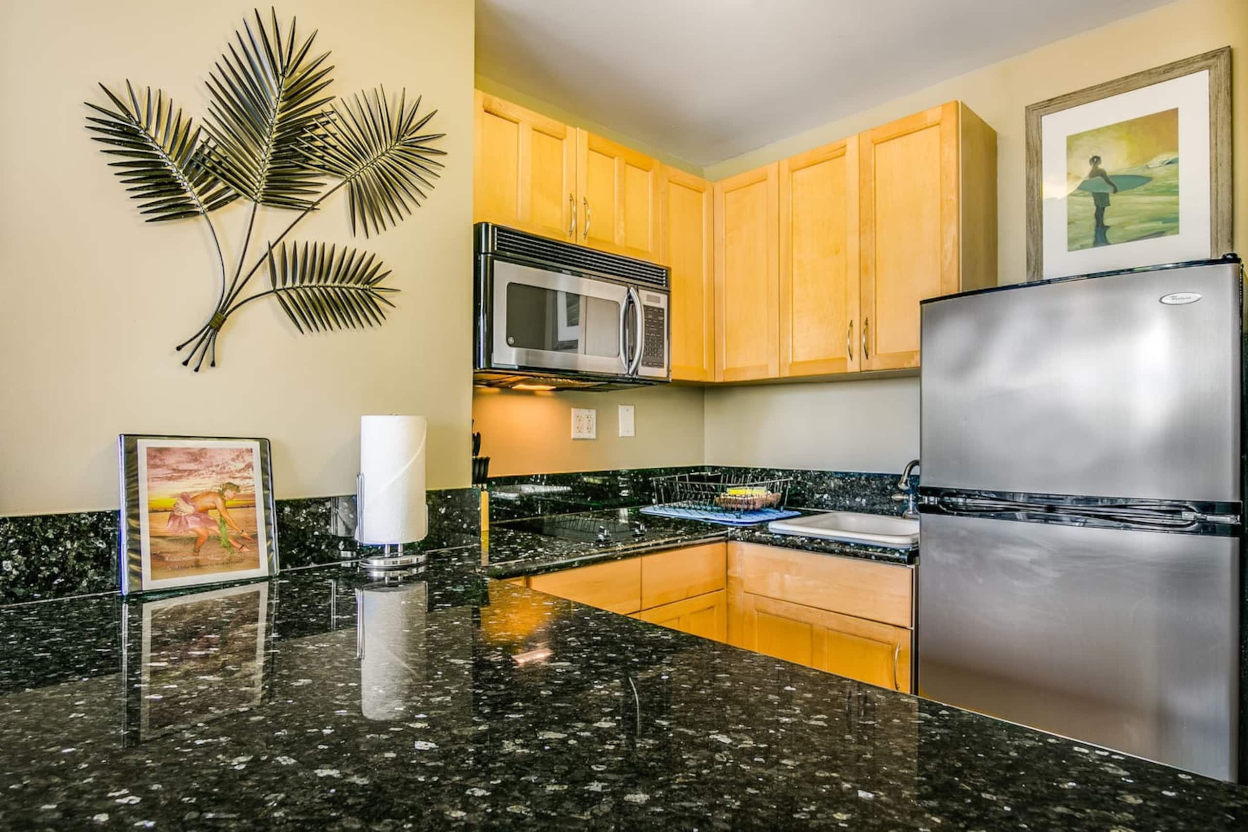 Condo in Honolulu · ★4.71 · Studio · 2 beds · 1 private bath - Image 7