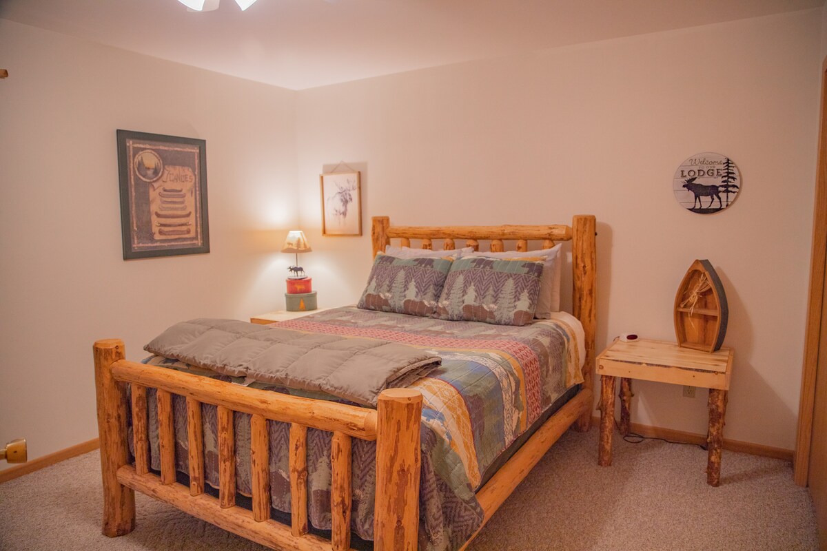 Spálňa s manželskou posteľou „The Moose Room“