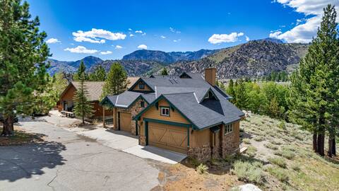 The Alpine Chalet - Sleeps 14!