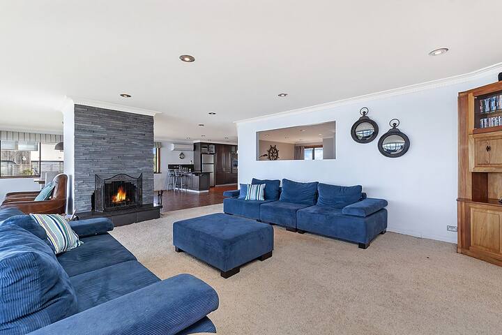 Iluka, magnificent East Beach views gallery image 4