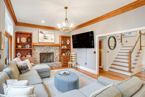 Boone Home w/ Fire Pit - Near App Ski & Sugar Mtn!