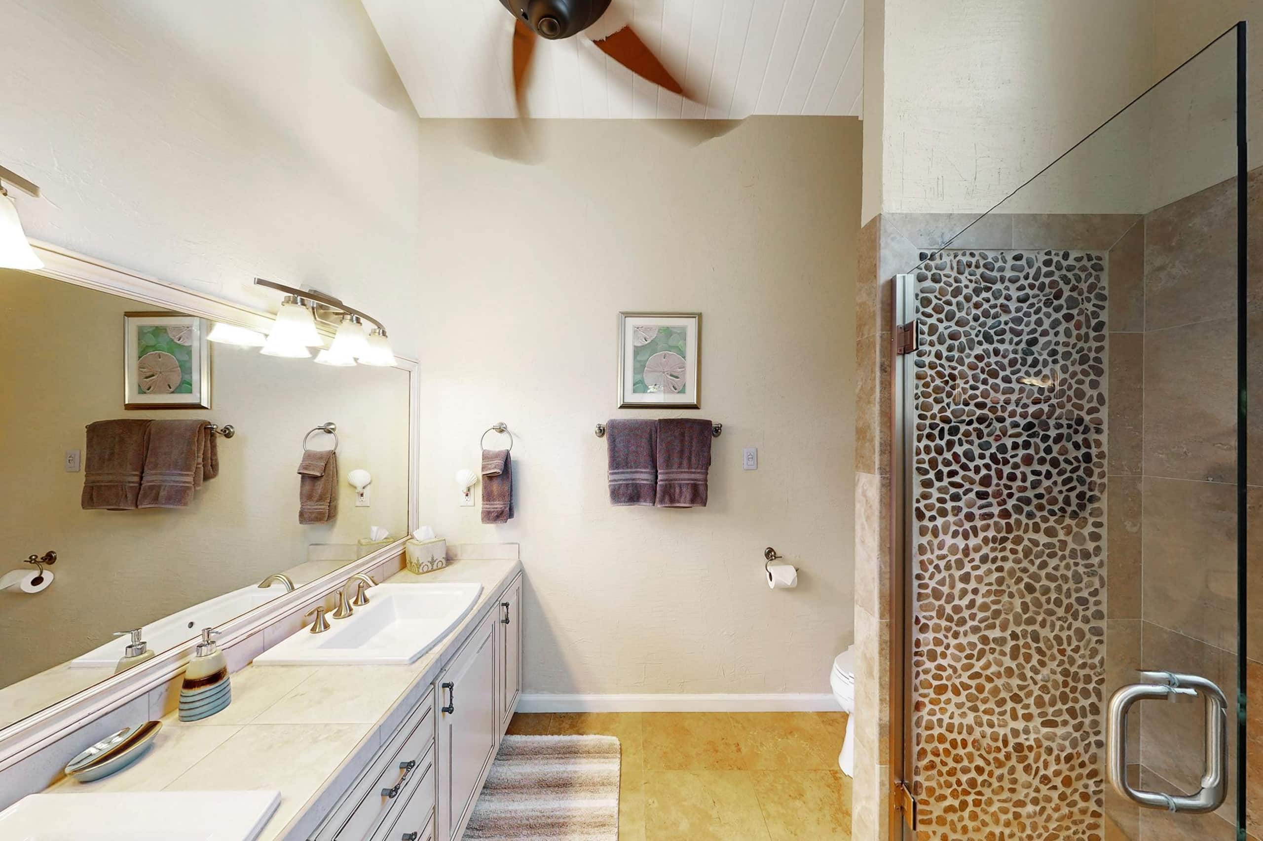 Home in Princeville · ★4.8 · 4 bedrooms · 4 beds · 3 baths - Image 9