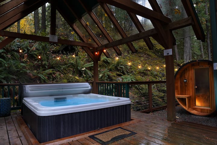 Luxury Getaways managed Airbnb listing 3