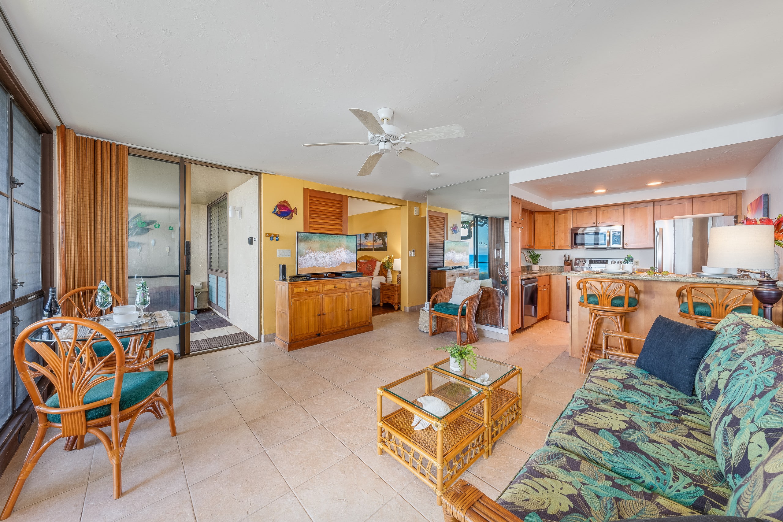 Condo in Lahaina · ★4.67 · 1 bedroom · 2 beds · 1 bath - Image 5