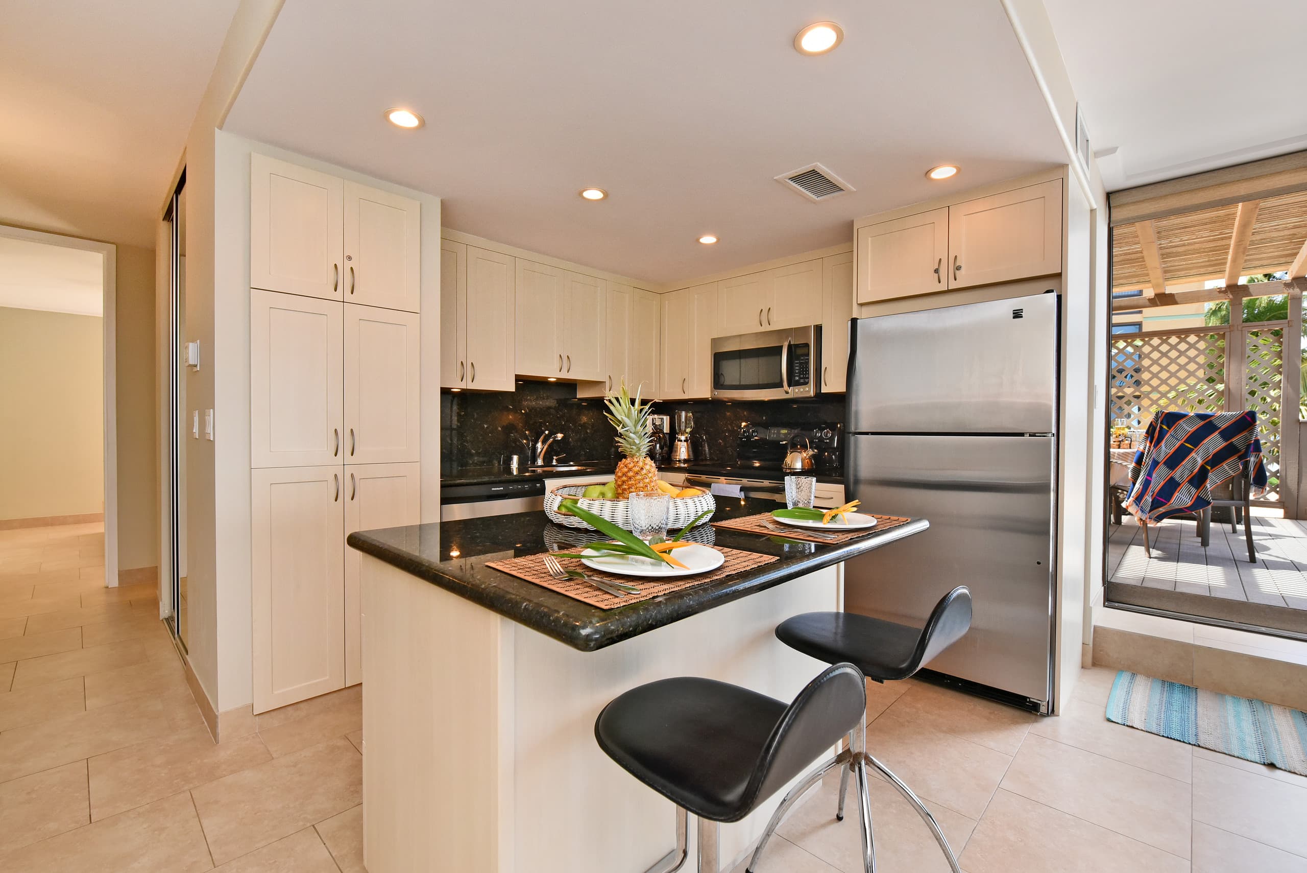 Condo in Lahaina · ★4.83 · 1 bedroom · 2 beds · 1 bath - Image 11
