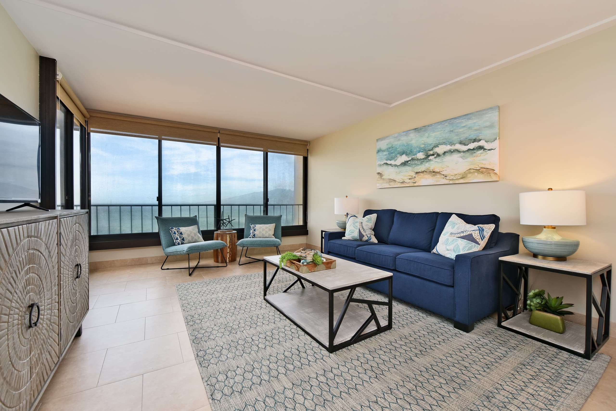 Condo in Lahaina · ★4.83 · 1 bedroom · 2 beds · 1 bath - Image 4