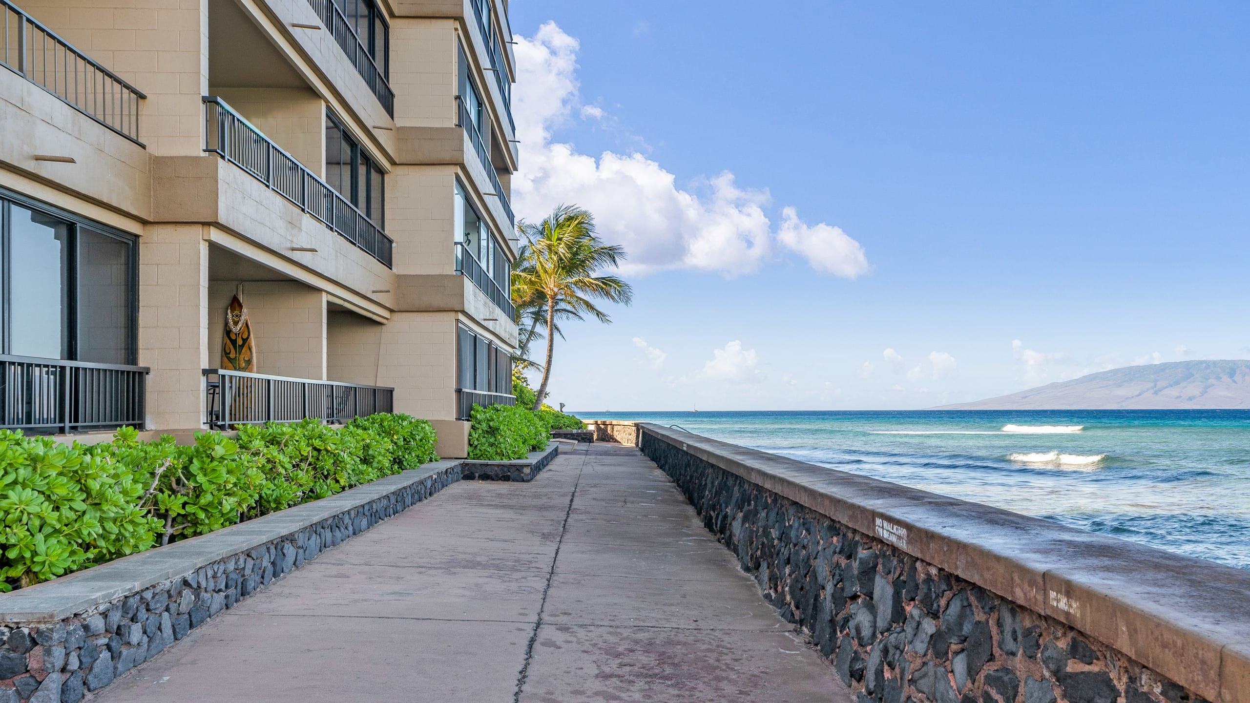 Condo in Lahaina · ★4.83 · 1 bedroom · 2 beds · 1 bath - Image 39