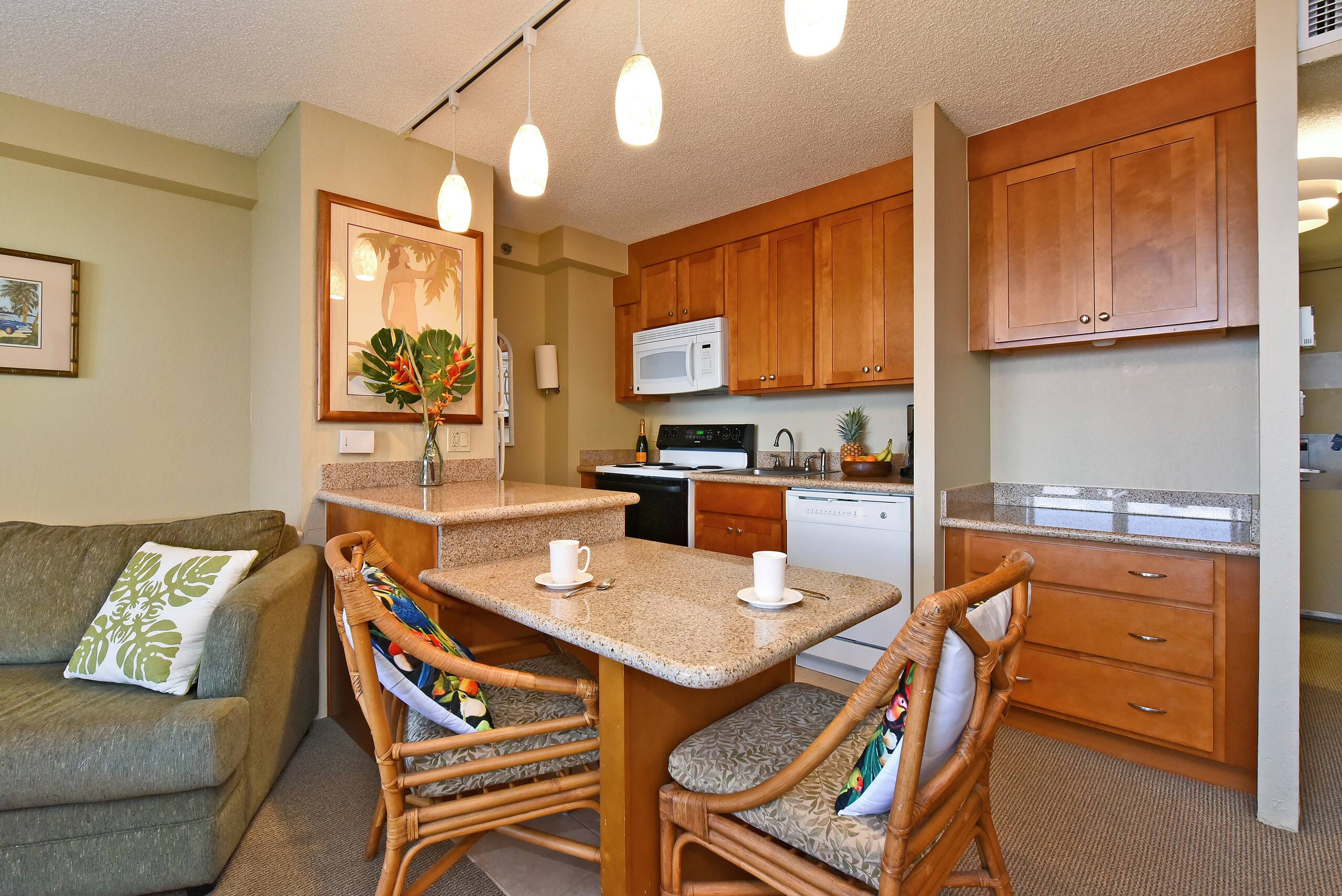 Condo in Lahaina · ★4.55 · 1 bedroom · 2 beds · 1 bath - Image 14