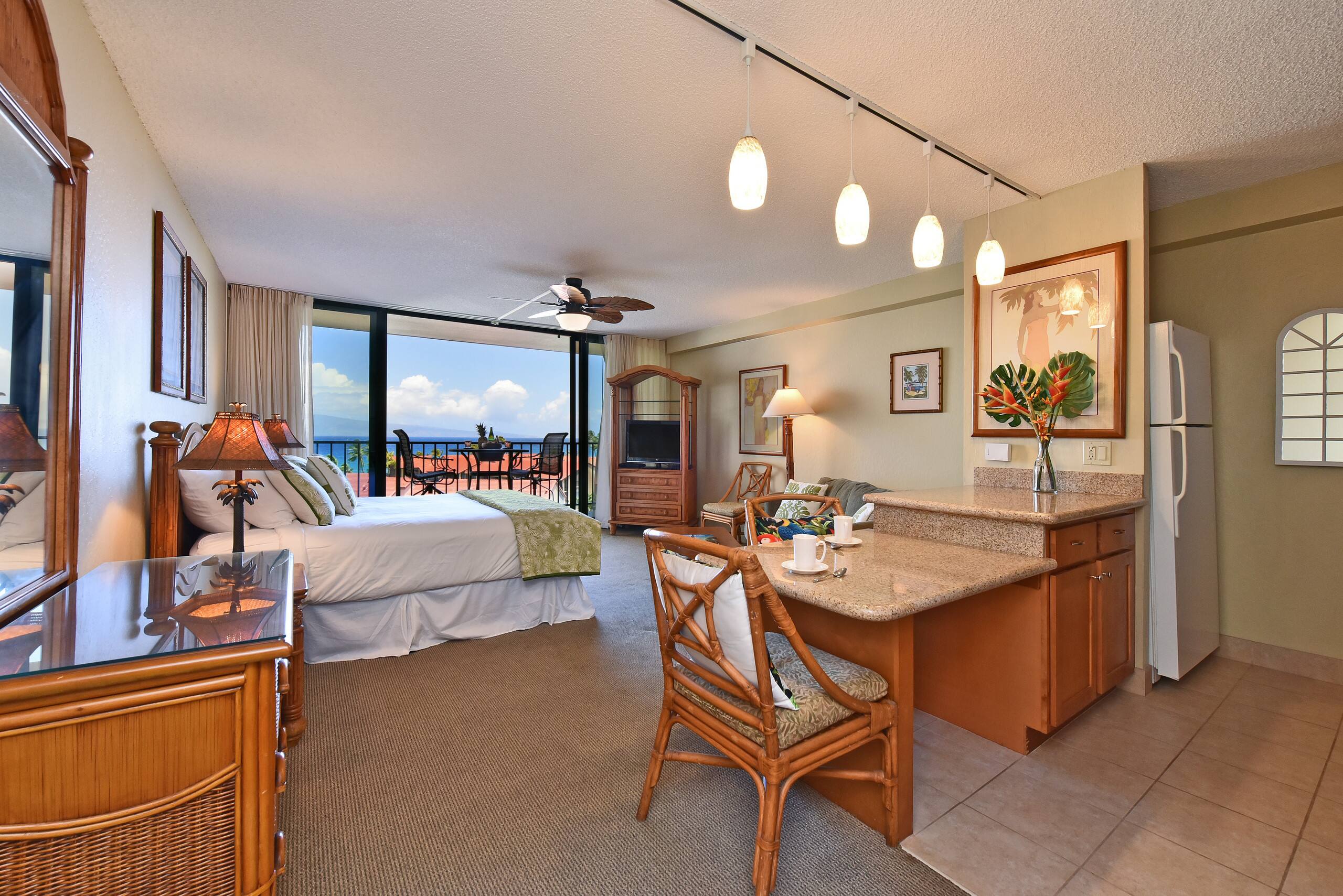Condo in Lahaina · ★4.55 · 1 bedroom · 2 beds · 1 bath - Image 13