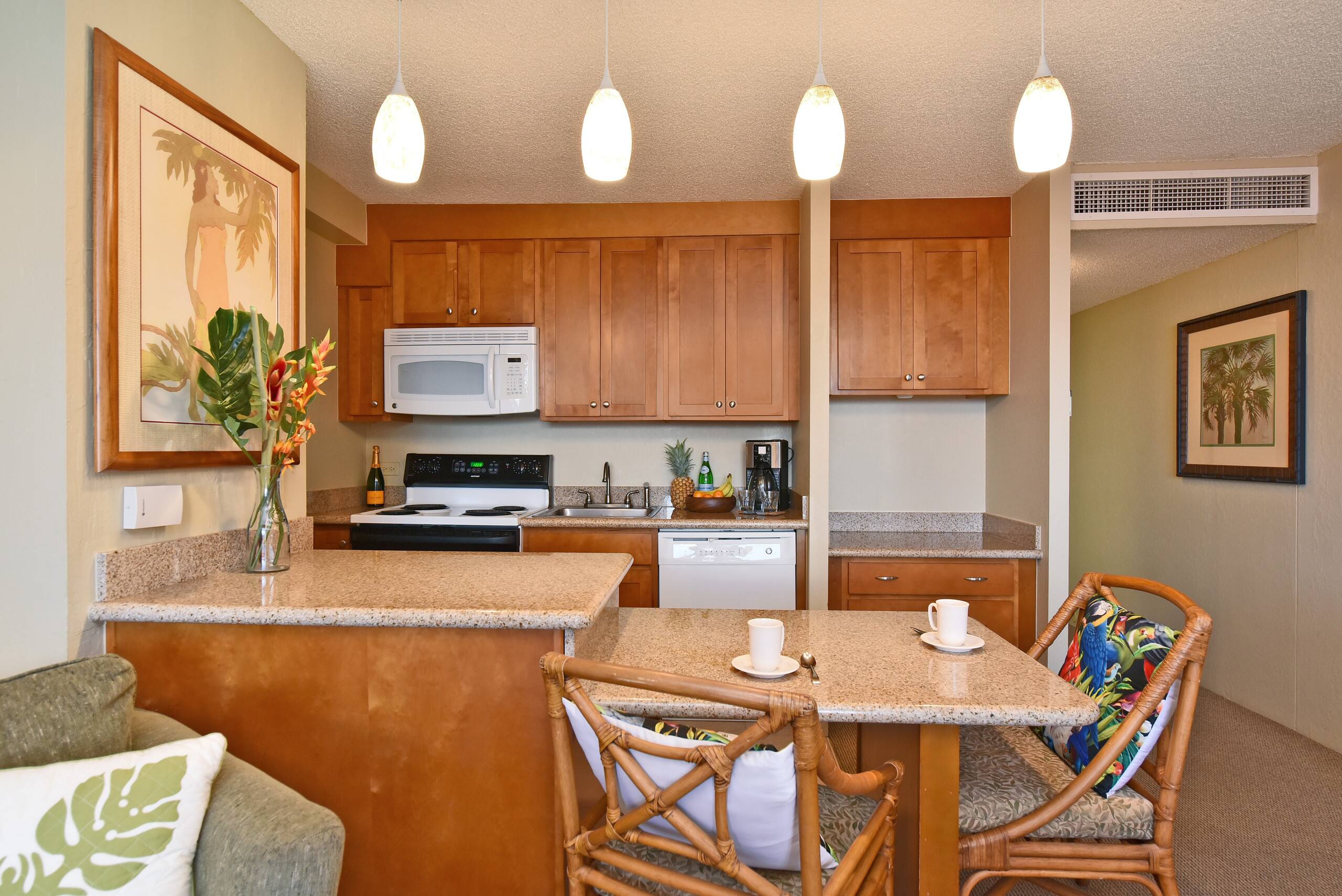 Condo in Lahaina · ★4.55 · 1 bedroom · 2 beds · 1 bath - Image 15