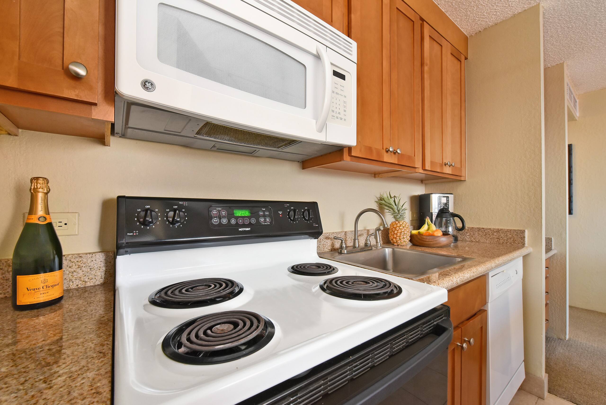 Condo in Lahaina · ★4.55 · 1 bedroom · 2 beds · 1 bath - Image 19