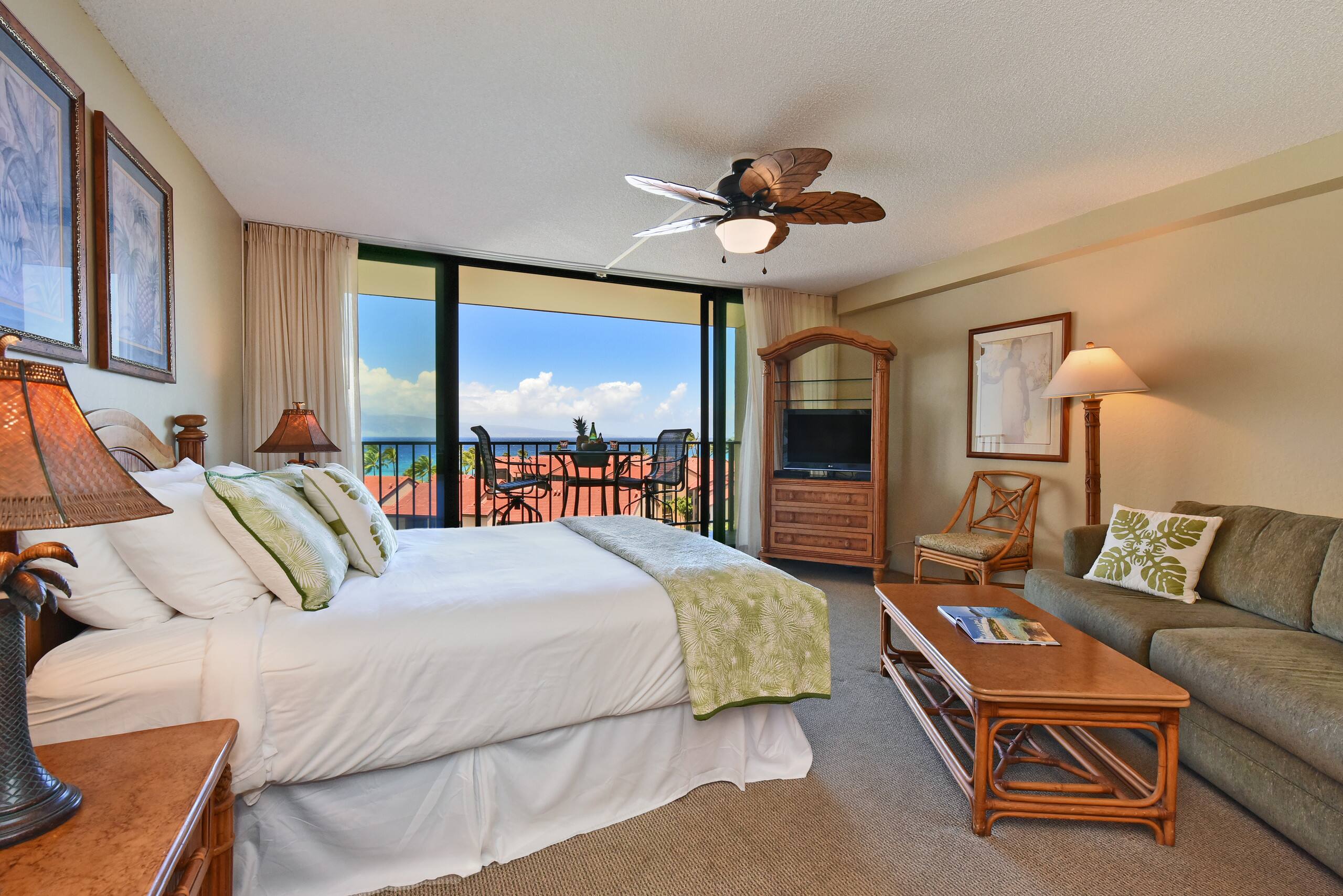 Condo in Lahaina · ★4.55 · 1 bedroom · 2 beds · 1 bath - Image 2