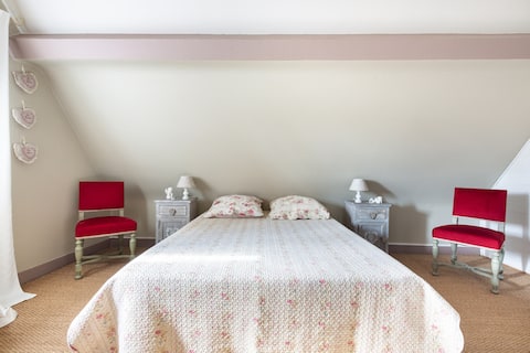 Elegant Villa in Bourré with Private Pool