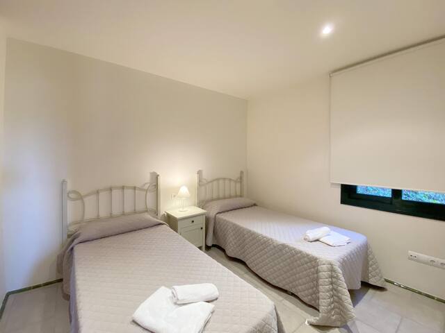 Holiday rental semidetached with swimming pool in gallery image 5