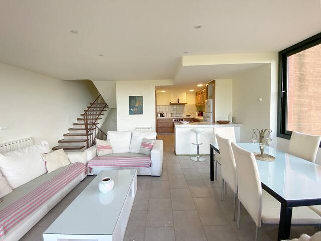 Holiday rental semidetached with swimming pool in gallery image 2