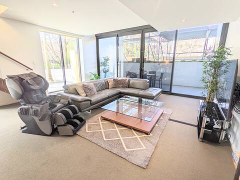 The Loft: Prime Location, Family-Friendly, parking
