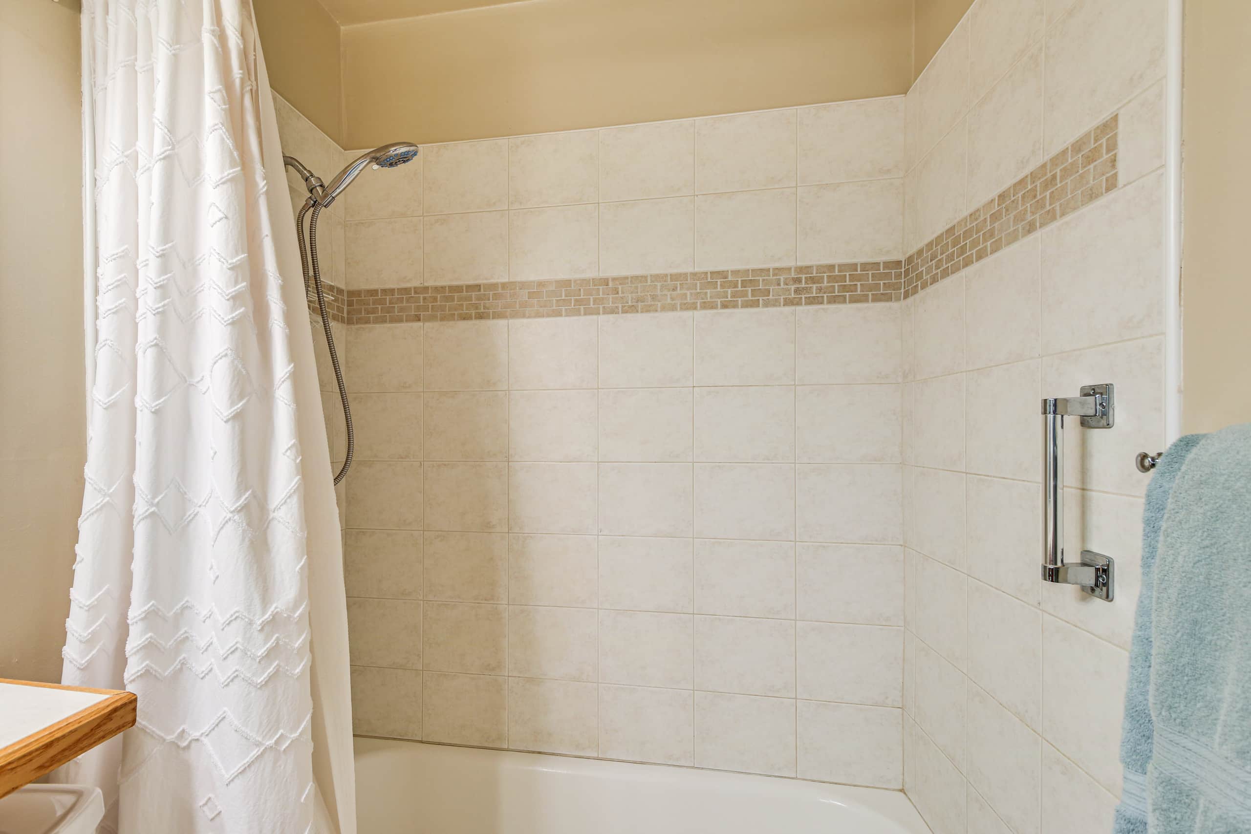 Condo in Kihei · ★4.64 · 1 bedroom · 2 beds · 1 private bath - Image 18