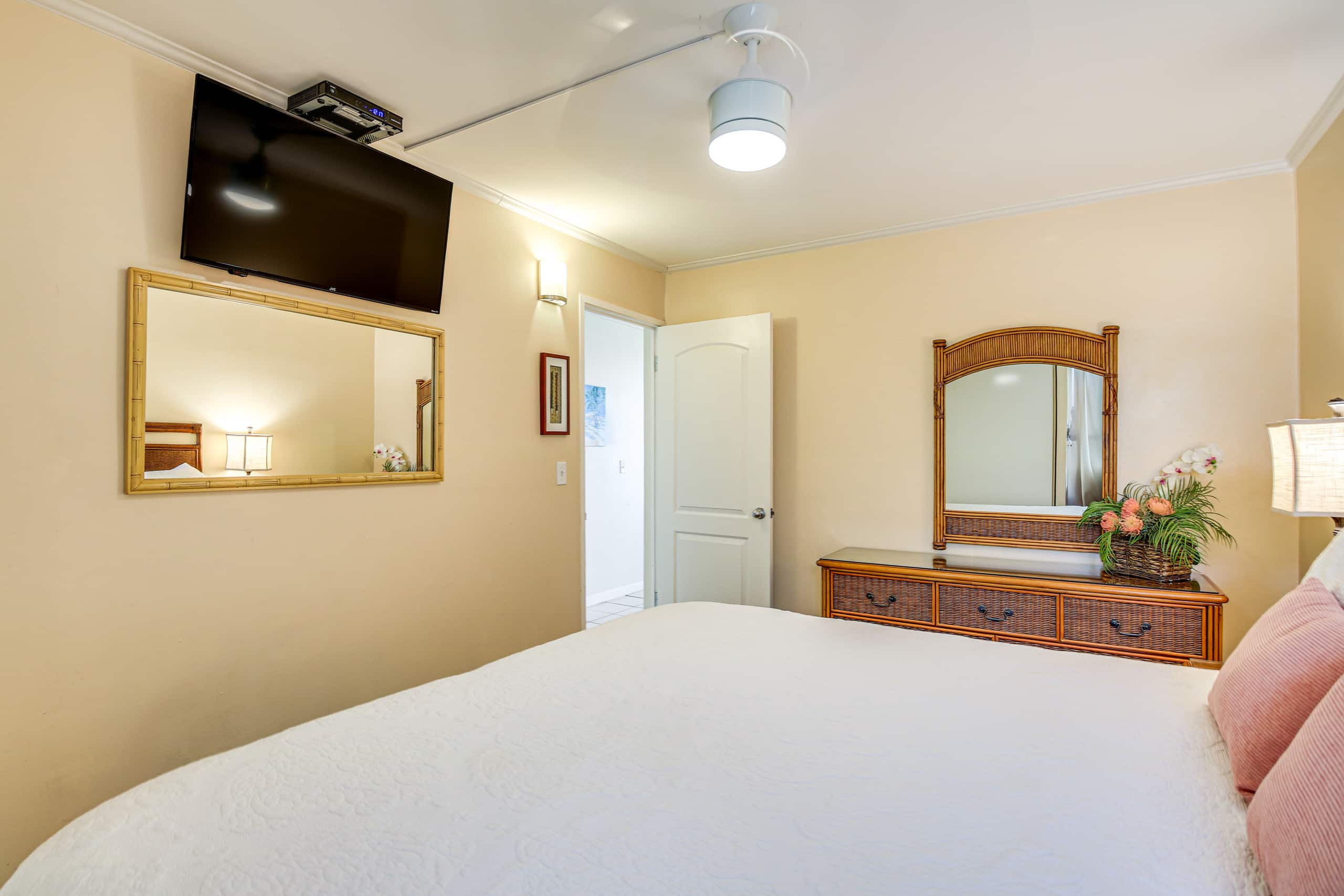 Condo in Kihei · ★4.64 · 1 bedroom · 2 beds · 1 private bath - Image 15