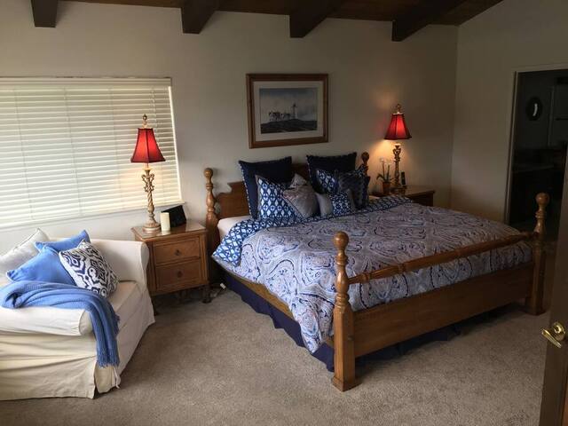 A Great Beach House in Santa Cruz! New Spa! gallery image 4