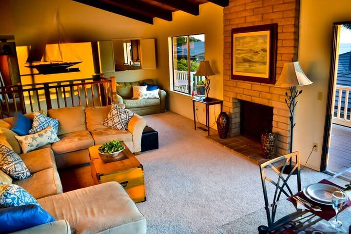 A Great Beach House in Santa Cruz! New Spa! gallery image 3