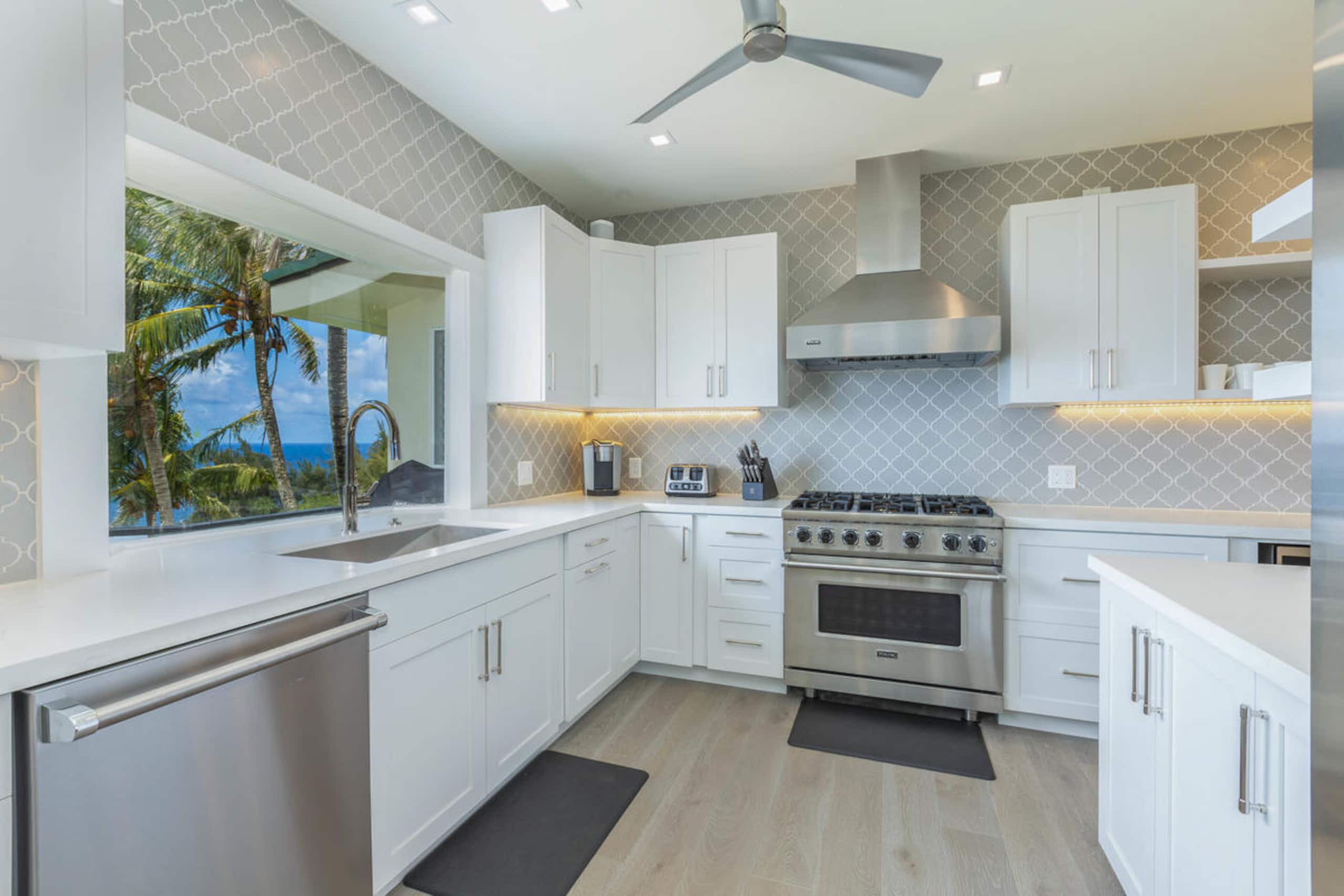Home in Princeville · ★4.92 · 4 bedrooms · 4 beds · 4.5 baths - Image 14