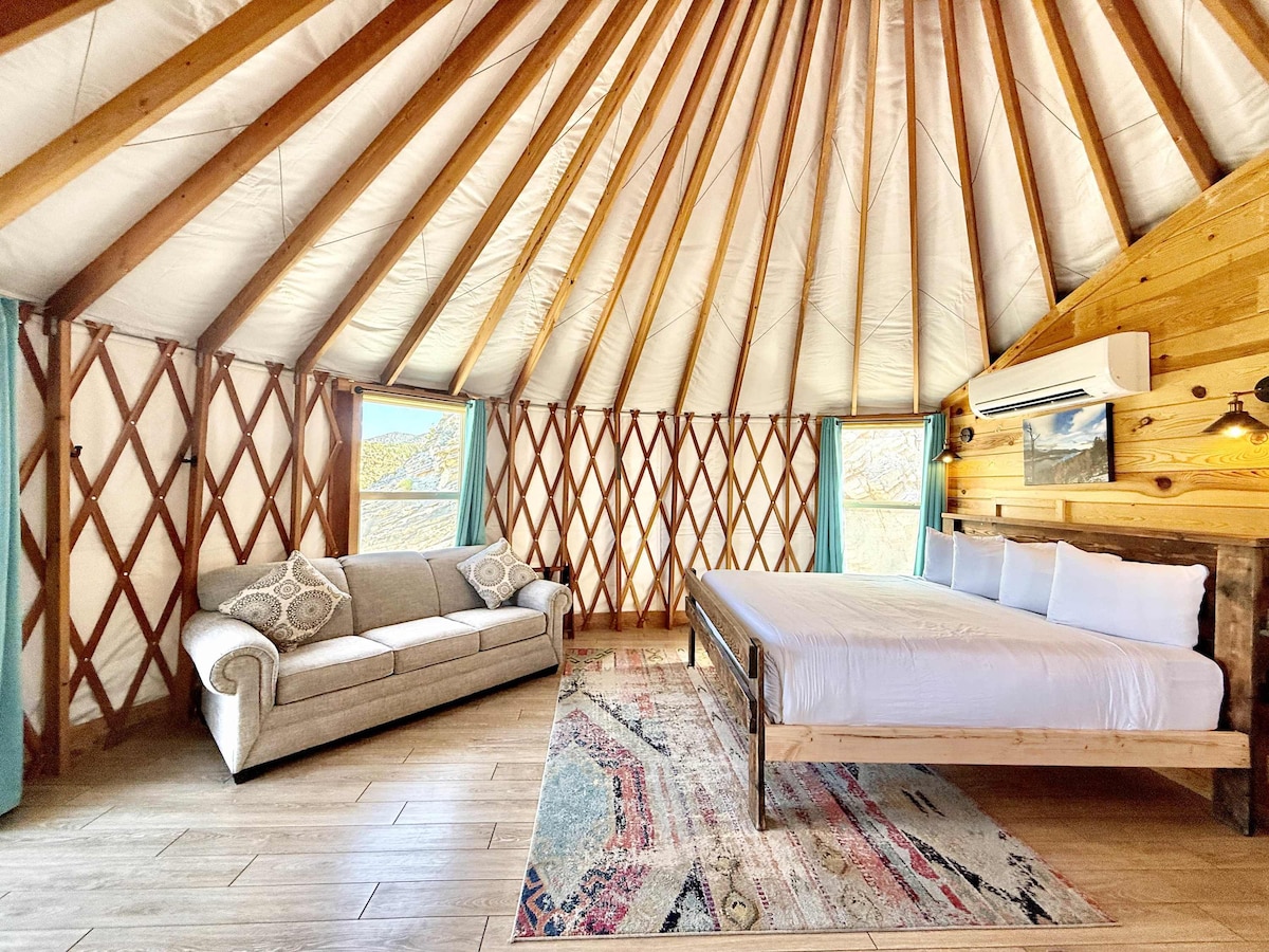 Yurt Overlook #3 w/AC, Private Bath Near Zion - Yurts for Yurt Overlook #3 w/AC, Private Bath Near Zion - Yurts for