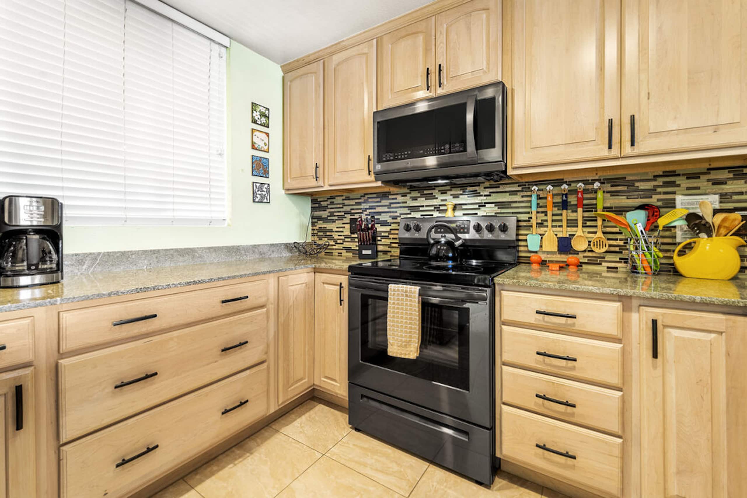 Condo in Kailua-Kona · ★4.83 · 2 bedrooms · 2 beds · 2 baths - Image 9