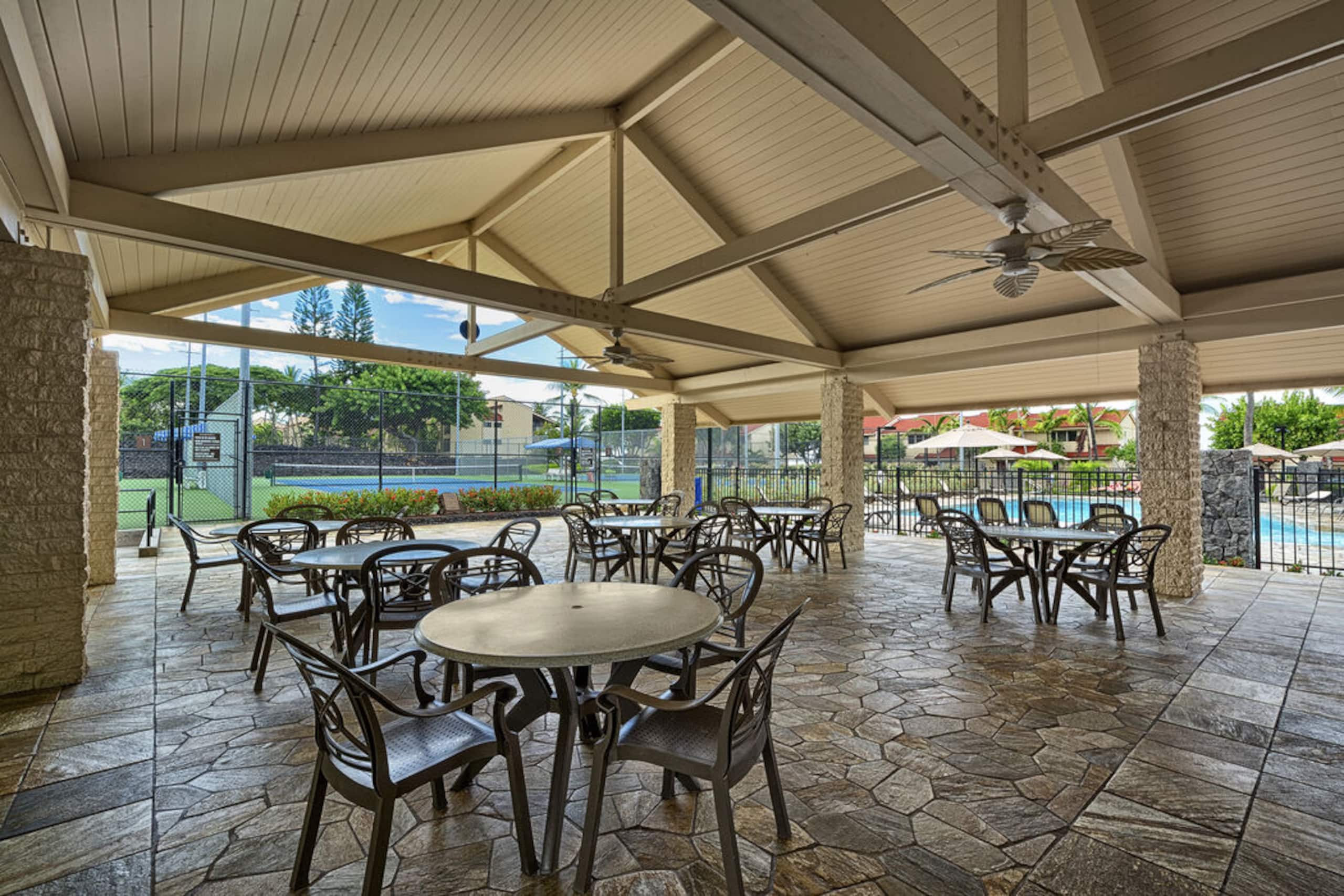Condo in Kailua-Kona · ★4.83 · 2 bedrooms · 2 beds · 2 baths - Image 24