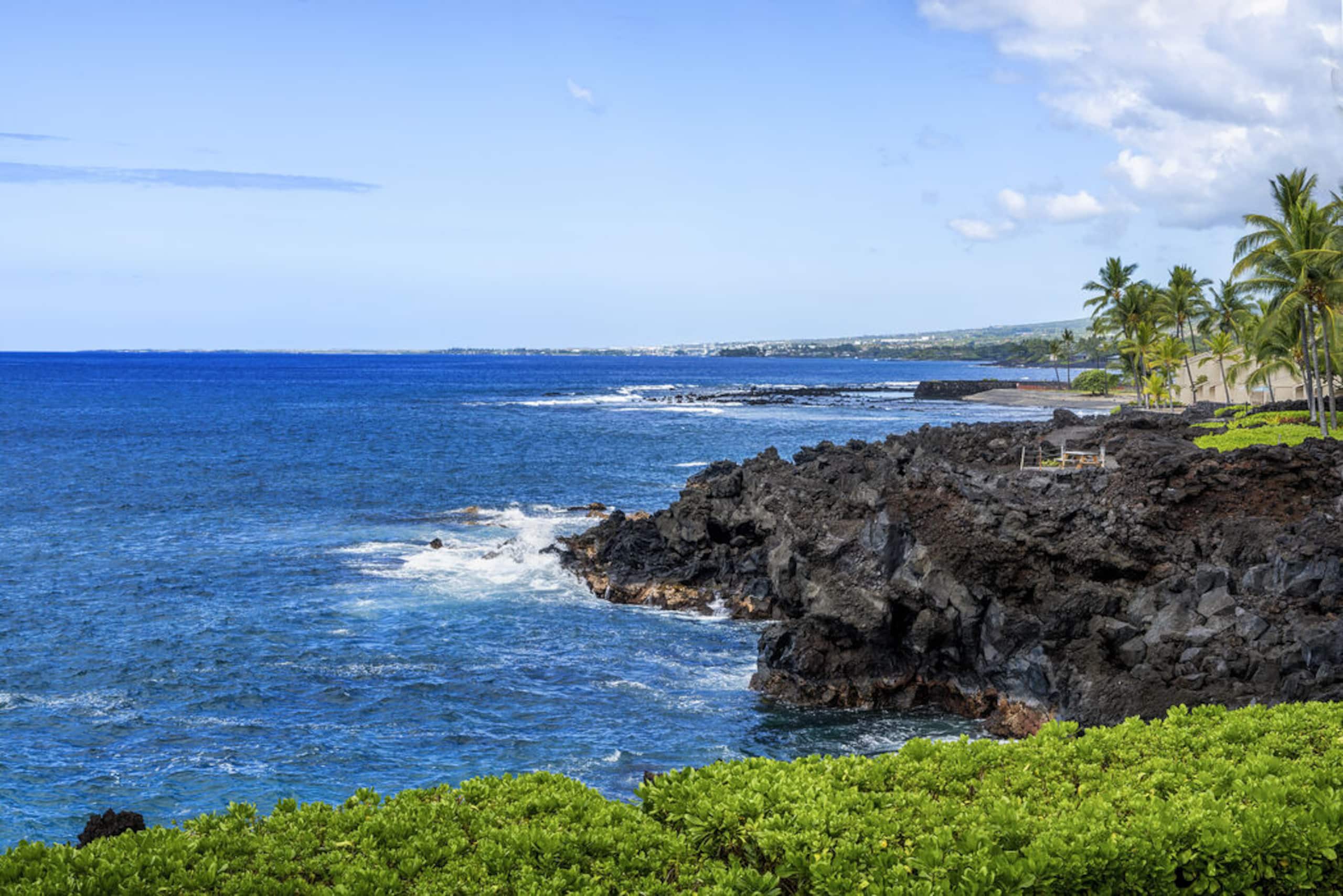 Condo in Kailua-Kona · ★4.83 · 2 bedrooms · 2 beds · 2 baths - Image 37