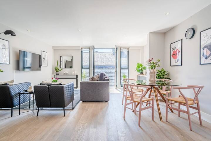 Bright & Premium Covent Garden Apartment gallery image 3