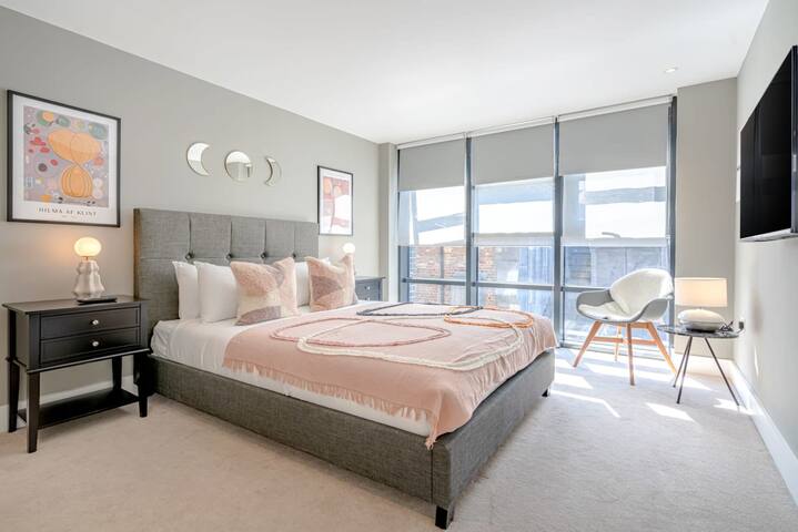 Bright & Premium Covent Garden Apartment gallery image 2