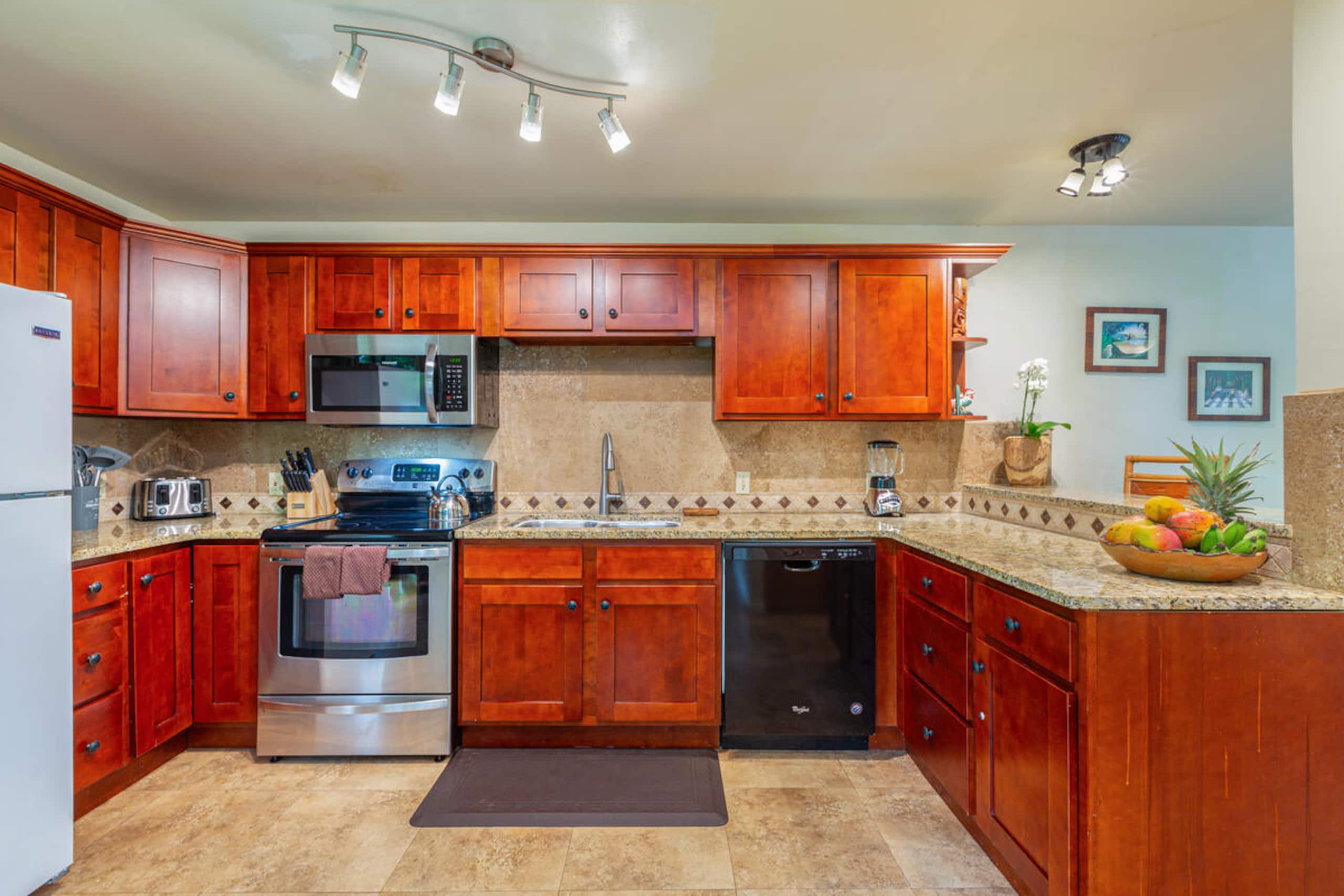 Condo in Princeville · ★4.88 · 2 bedrooms · 2 beds · 1 shared bath - Image 8